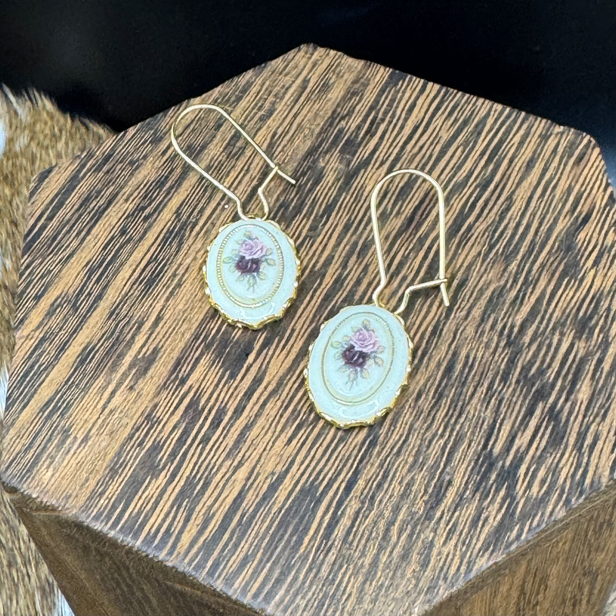 Vintage romantic earrings