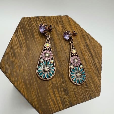 Flower sparkle dangle earrings with lavender gems