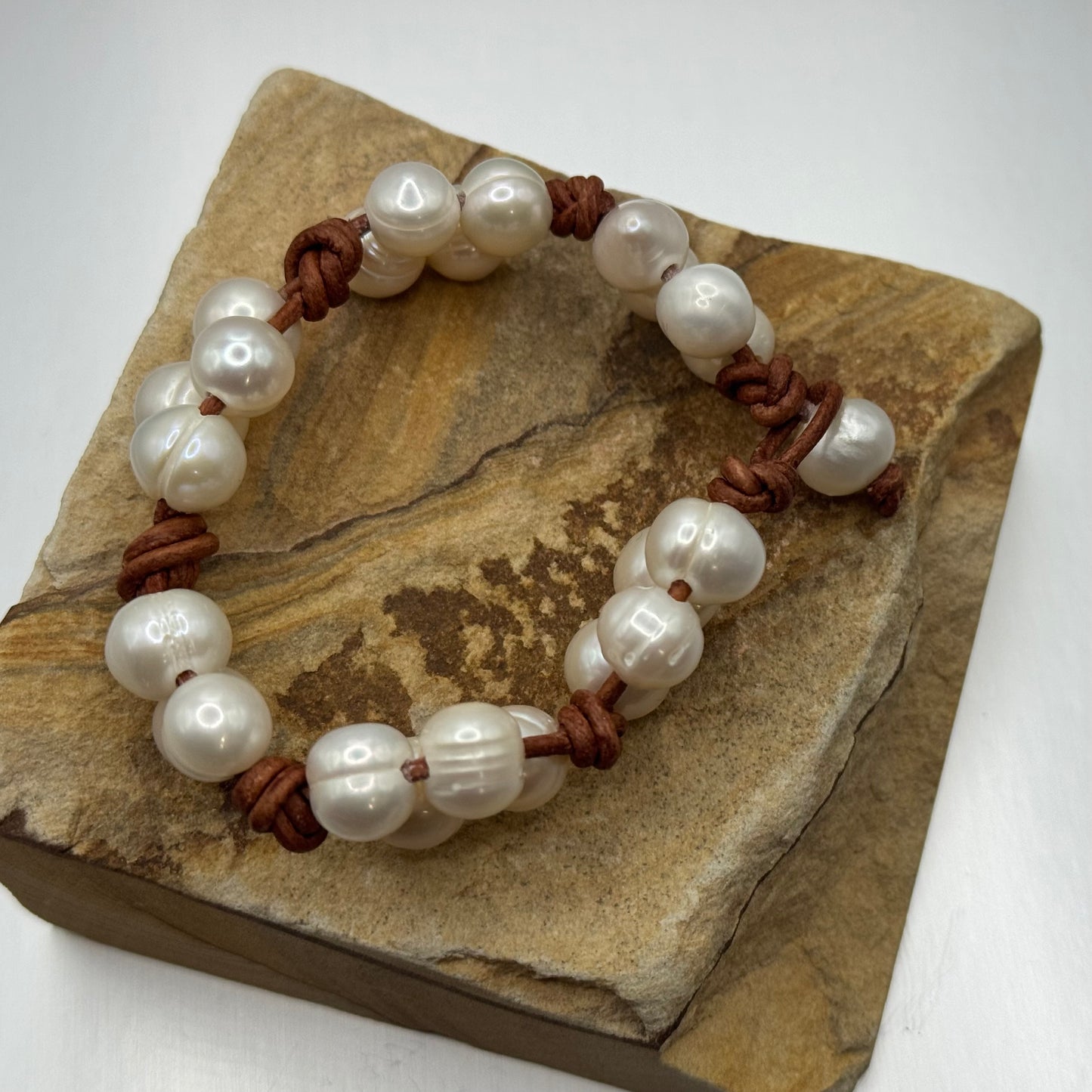 Pearl and leather bracelet
