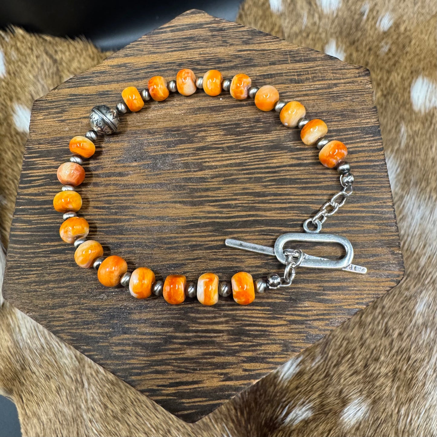 Spiny oyster and Navajo pearl bracelet
