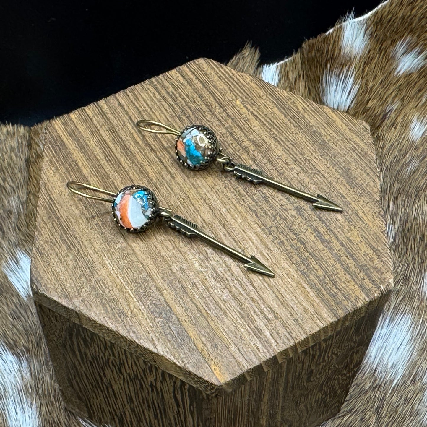 Spiny oyster turquoise arrow earrings