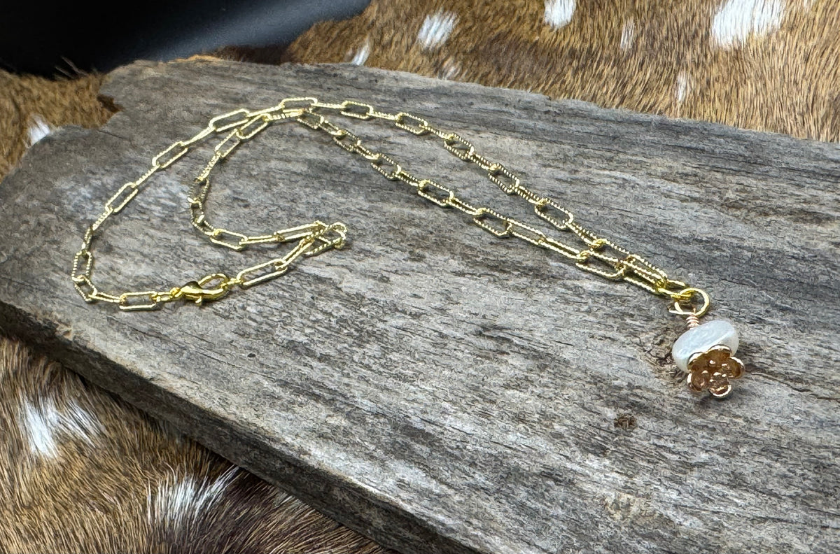 Gold dandelion white pearl necklace