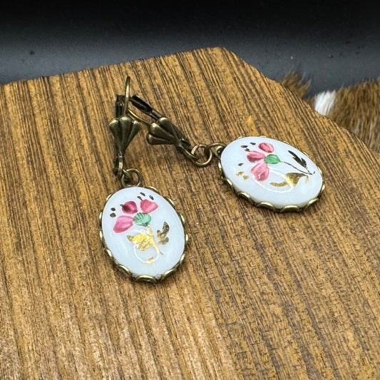 Vintage hand painted flowers with bronze earrings