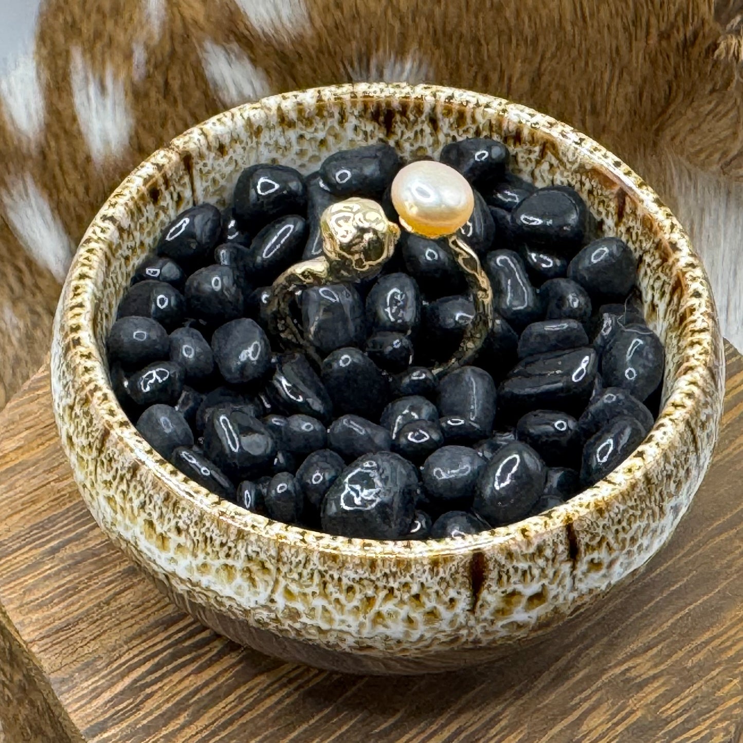 Gold snake pearl ring