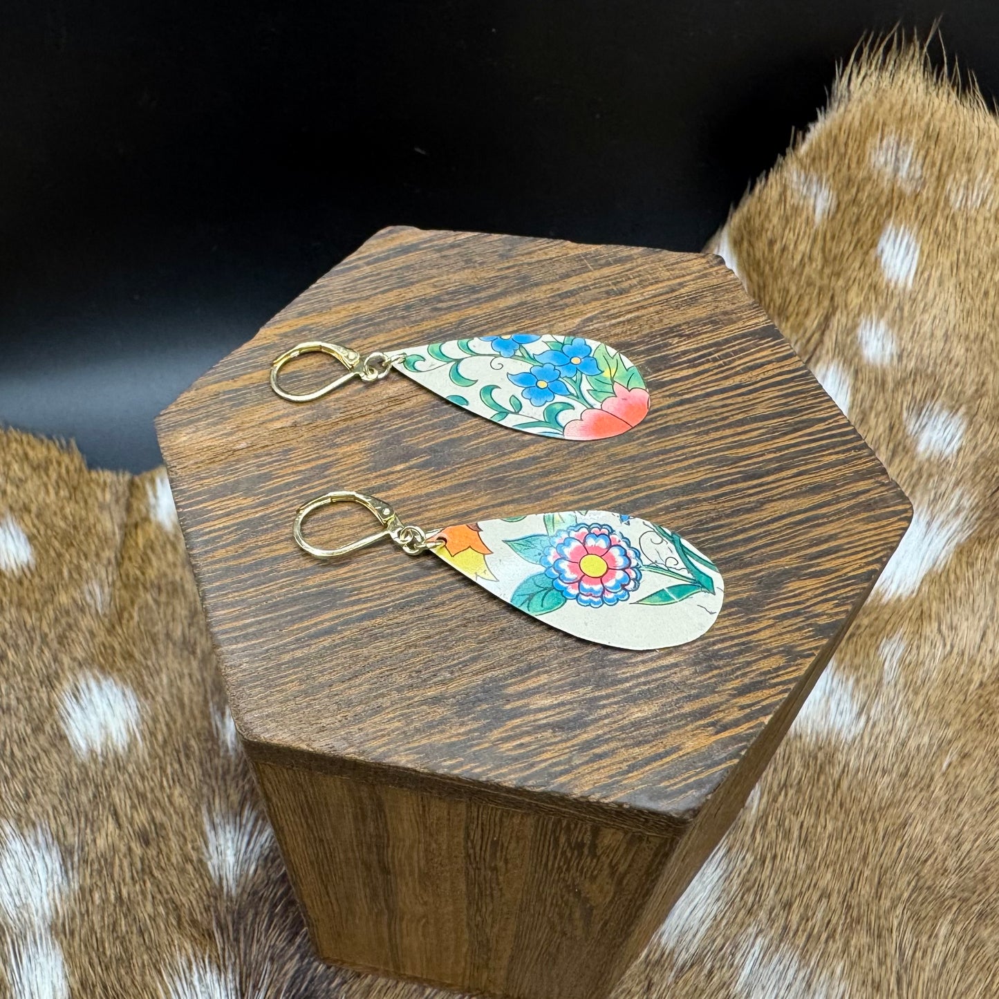 Vintage tin teardrops