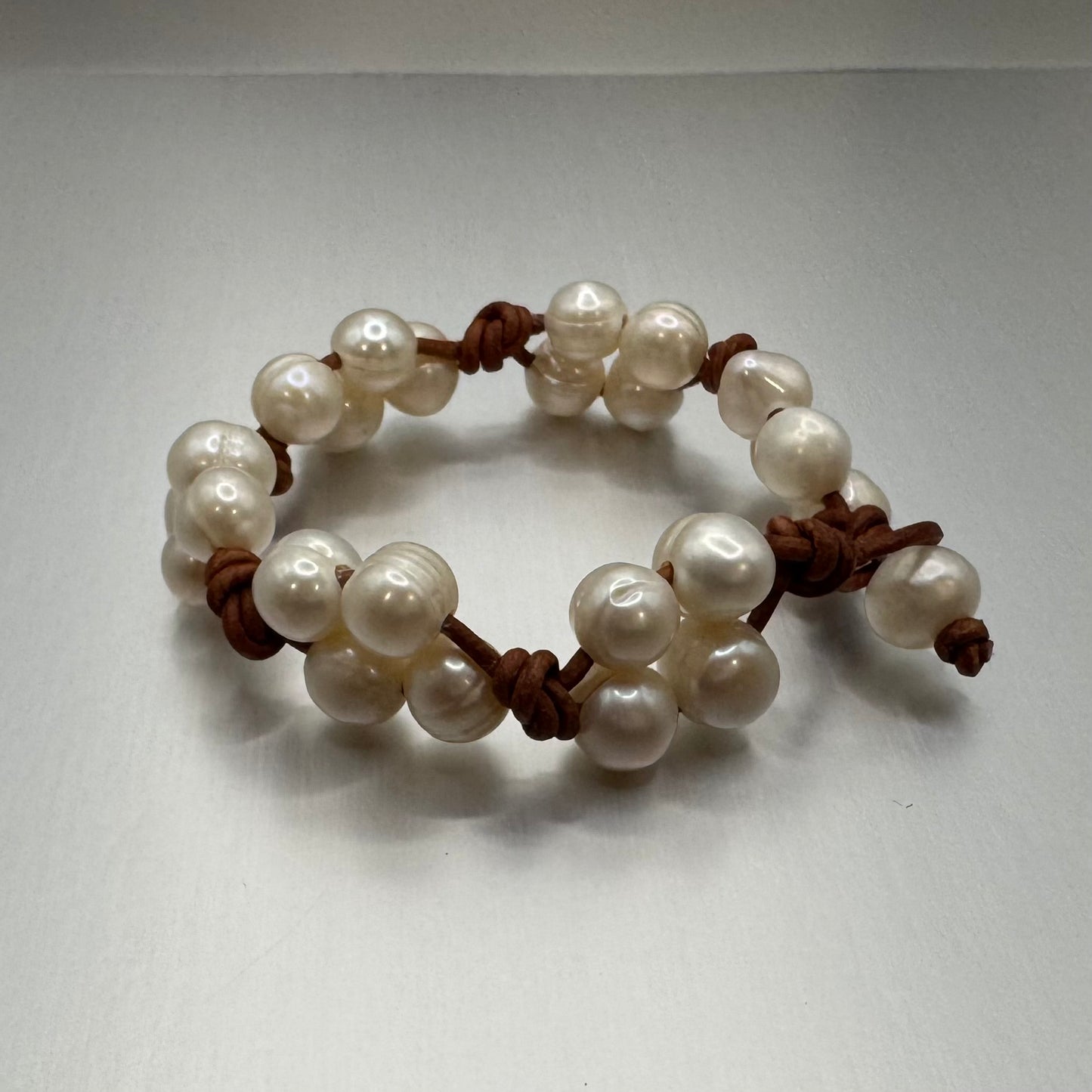 Pearl and leather bracelet