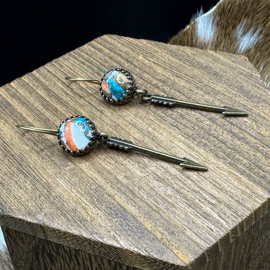 Spiny oyster turquoise arrow earrings