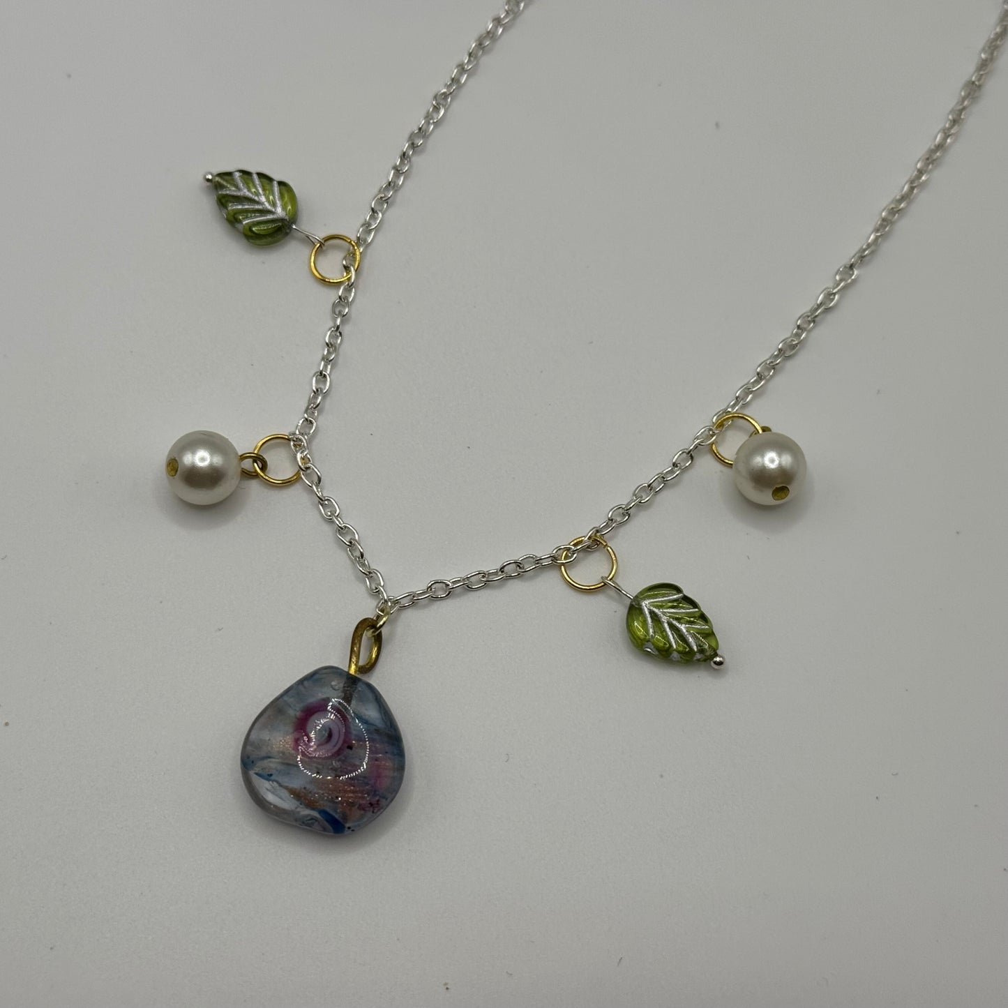 Czech glass flower with pearls and leaves necklace