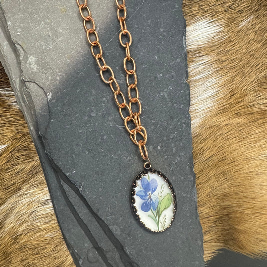 Frosted Violets copper necklace with peridot