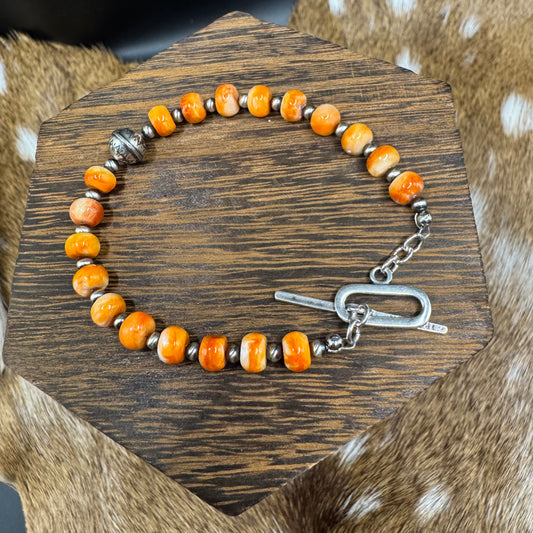 Spiny oyster and Navajo pearl bracelet